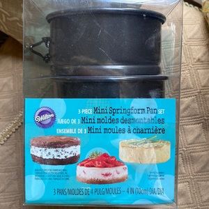 Wilton Mini Springform Pans, Set of Three, 4”Round, New in Package